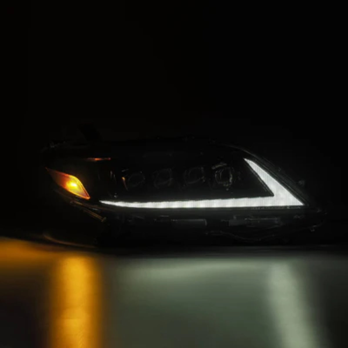 Toyota Sienna Headlights (2011–2020) | Alpharex