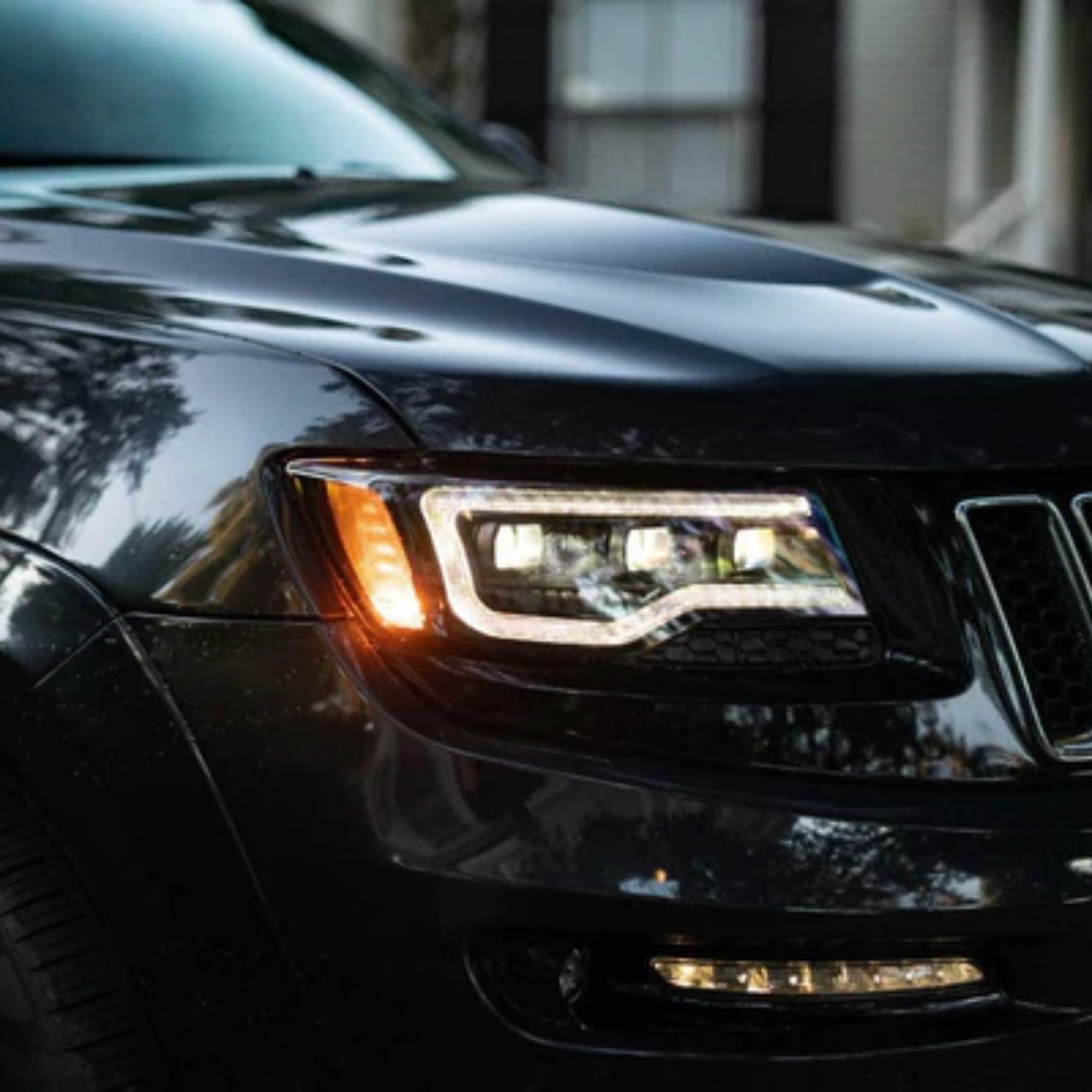 JEEP GRAND CHEROKEE: XB Morimoto LED HEADLIGHTS (2014 - 2022) – Custom Multicolor LED Lighting by RGB Halo Kits