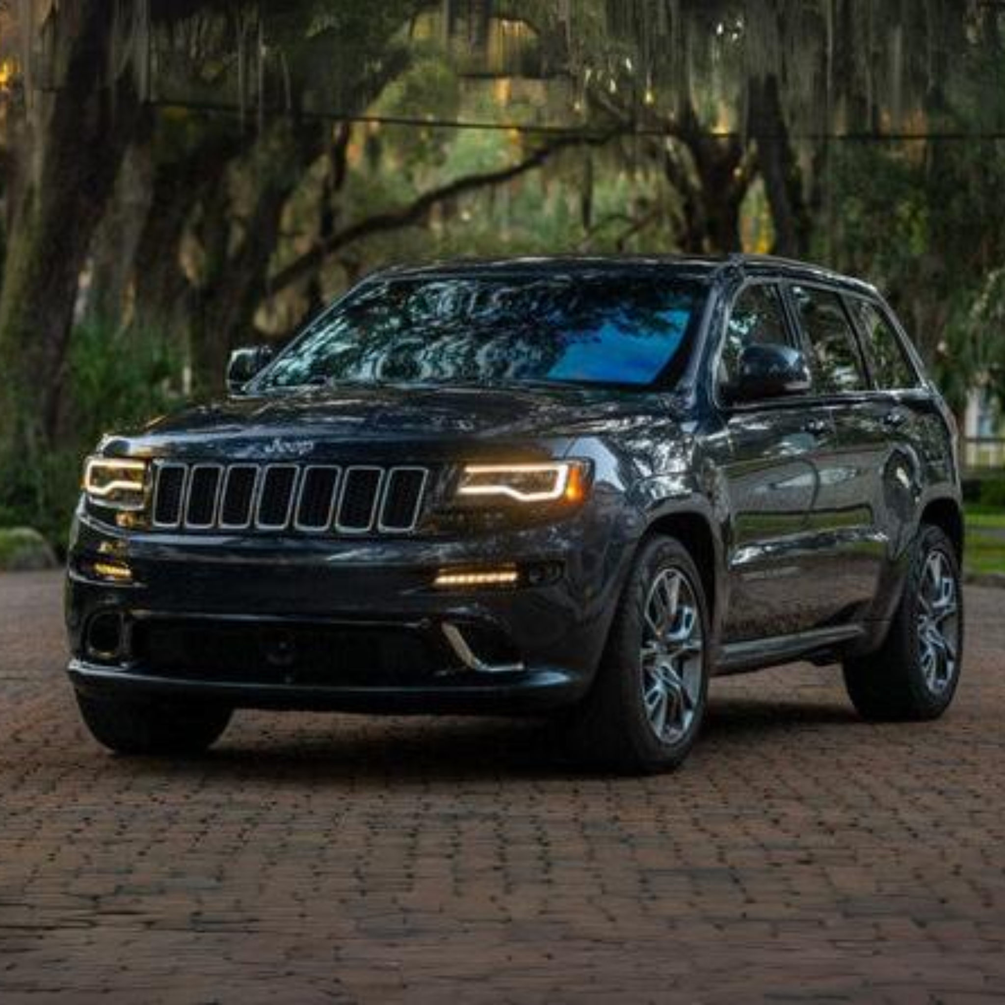 JEEP GRAND CHEROKEE: XB Morimoto LED HEADLIGHTS (2014 - 2022) – Custom Multicolor LED Lighting by RGB Halo Kits