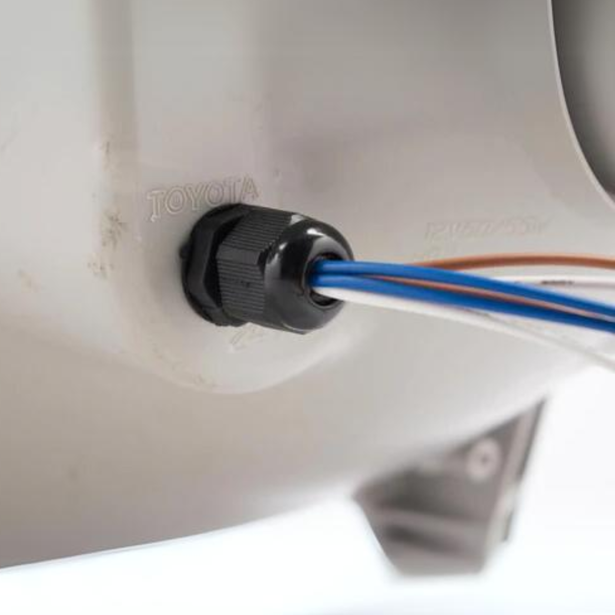 Wire Glands – Custom Multicolor LED Lighting by RGB Halo Kits