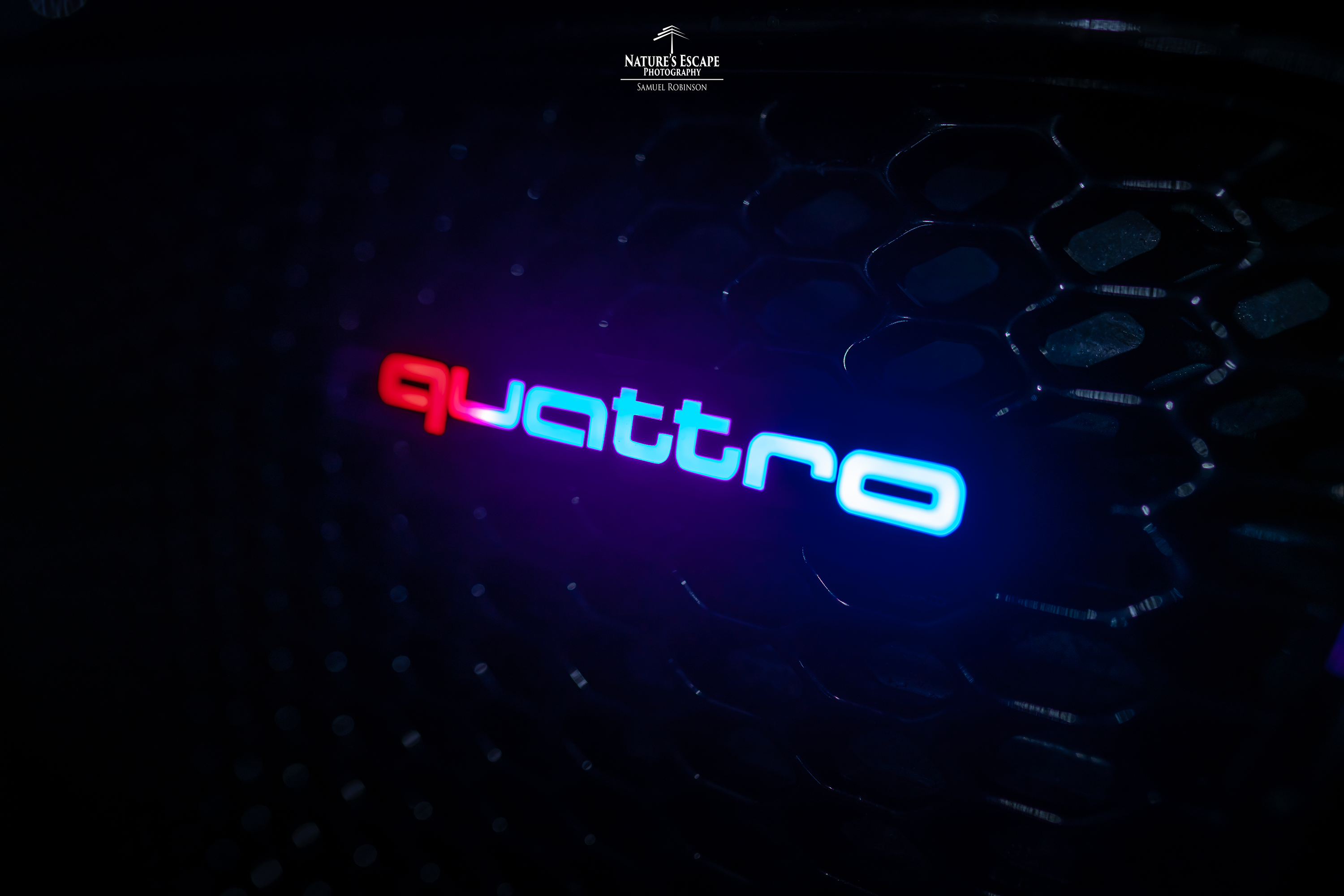 Lit Logos Lit Logos Quattro Badge