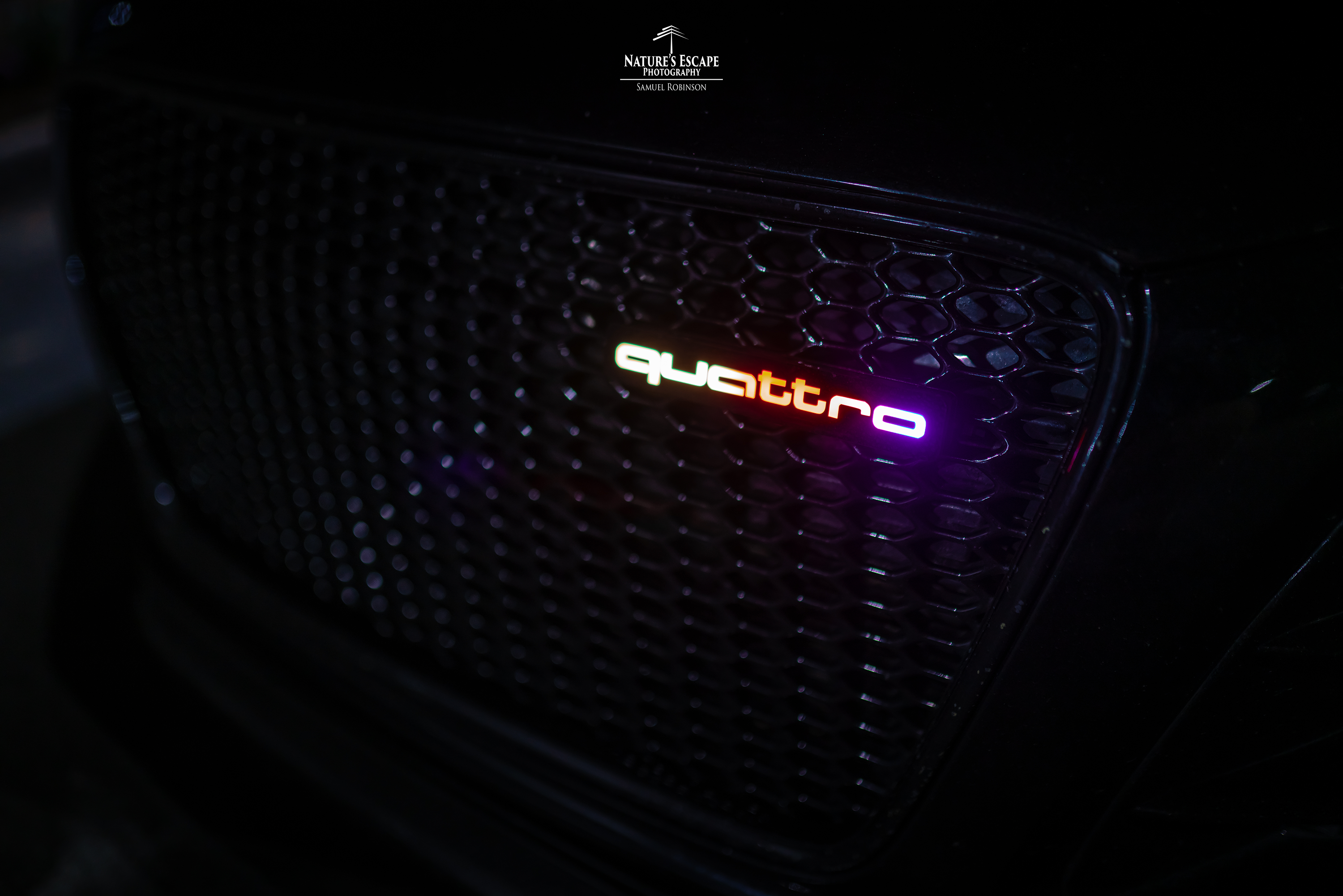 Lit Logos Lit Logos Quattro Badge