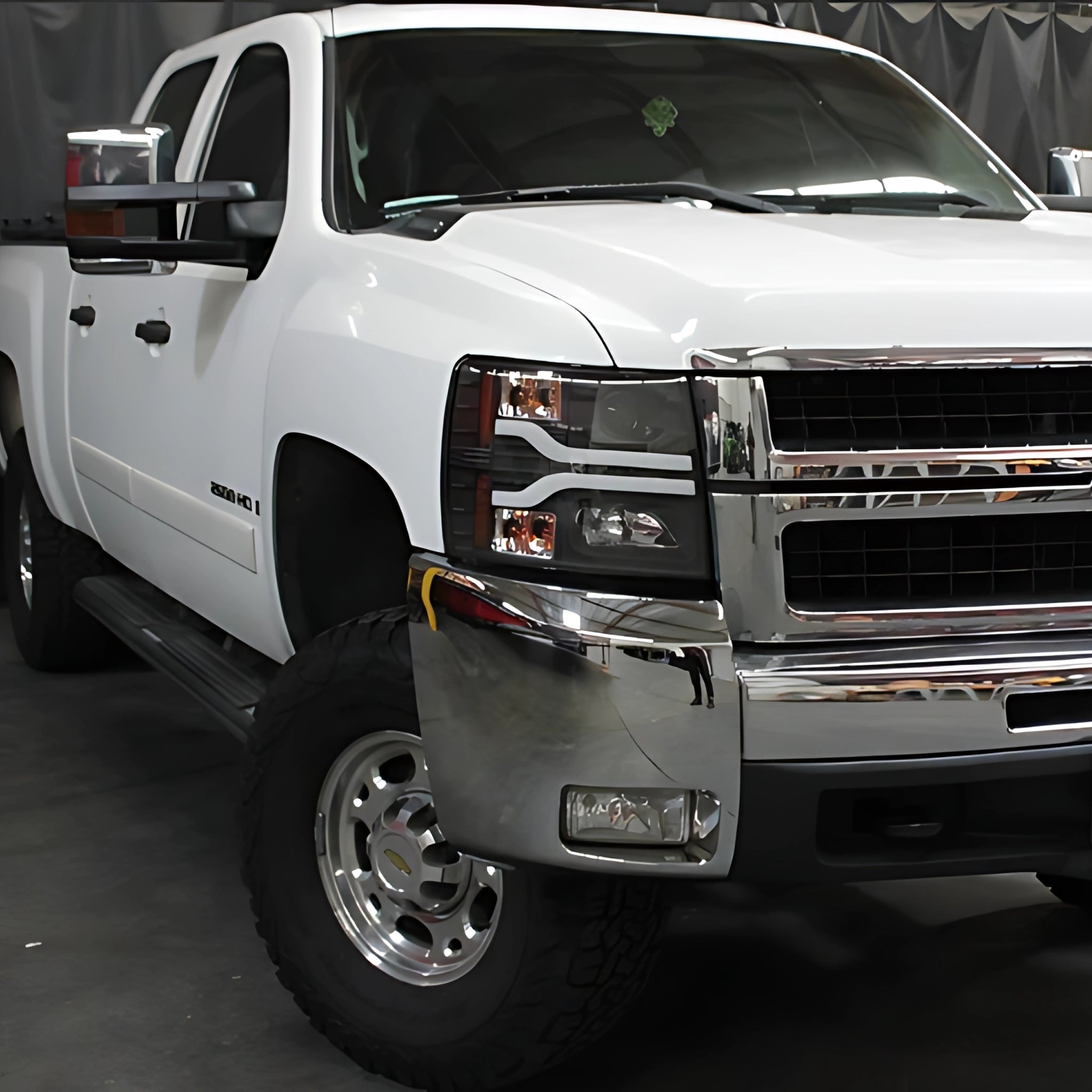 Chevrolet Silverado 1500 (2007-2013) / 2500HD/3500HD (2007-2014): Multicolor Flow Series Headlights | Spyder – Custom Multicolor LED Lighting by RGB Halo Kits